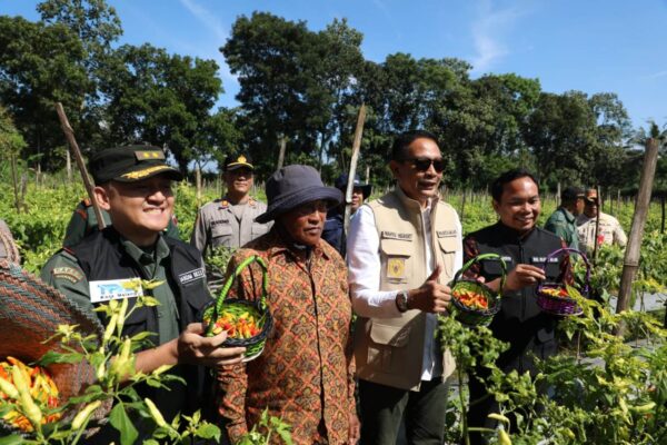 Pertengahan Ramadan, Wali Kota Wahyu Pastikan Stok Cabai dan Telur Aman