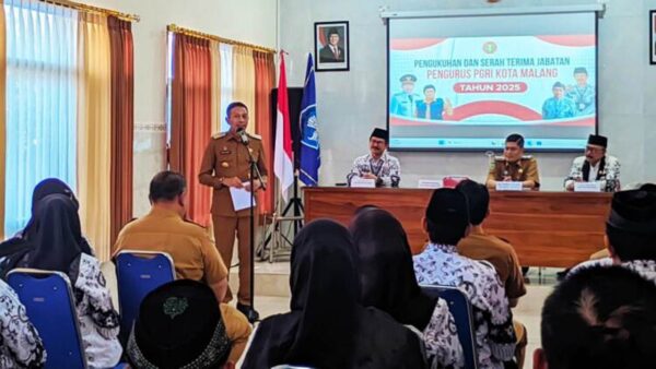 Ketua dan Pengurus PGRI Kota Malang Dikukuhkan Wali Kota Wahyu Hidayat
