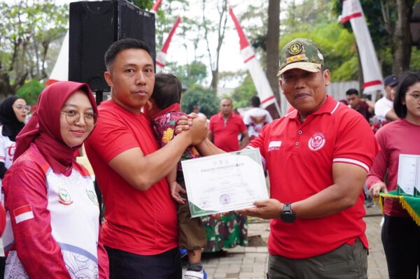 Dengan Semarak Budaya, Kreativitas, dan Kebersamaan, RW Asrama Divif 2 Kostrad Rayakan HUT ke-80 RI