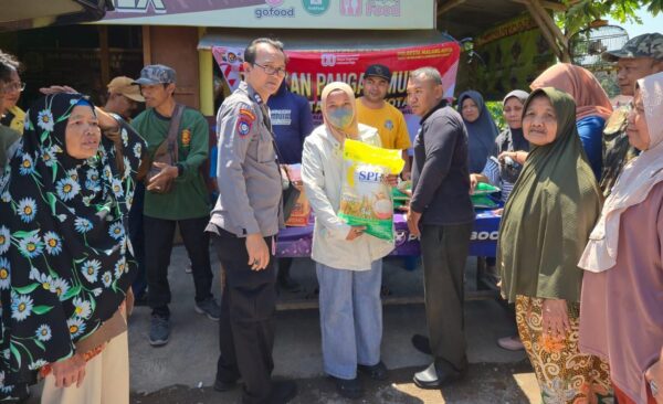 Polresta Malang Kota Kembali Gelontorkan 22 Ton Beras Murah, Warga Senyum Sumringah