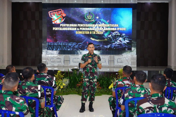 Perangi Narkoba Divif 2 Kostrad Melaksanakan Penyuluhan P4GN
