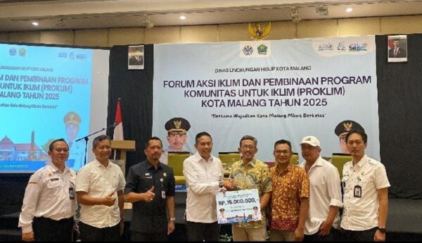 DLH Kota Malang Berikan Apresiasi 5 RW Peraih Penghargaan Proklim