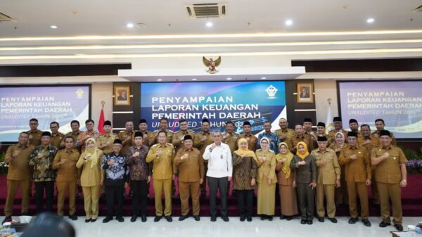 Mas Dhito Serahkan LKPD Kabupaten Kediri Unaudited Tahun 2025 ke BPK