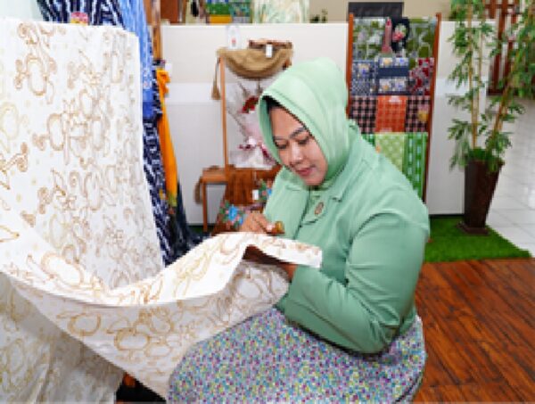 Goresan Canting dan Cinta Brilliyans Batik, dari Asrama Yonkes 2/2 Kostrad Menembus Jakarta