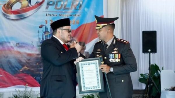 Mas Dhito Terima Penghargaan di HUT Bhayangkara ke-80