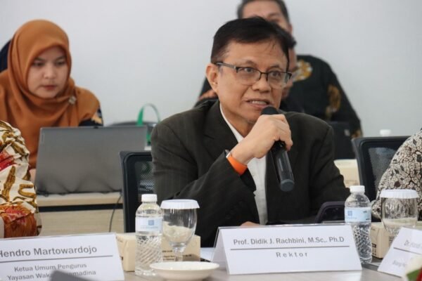 Drama Sidang MK dan “Shadow Politics” Jokowi